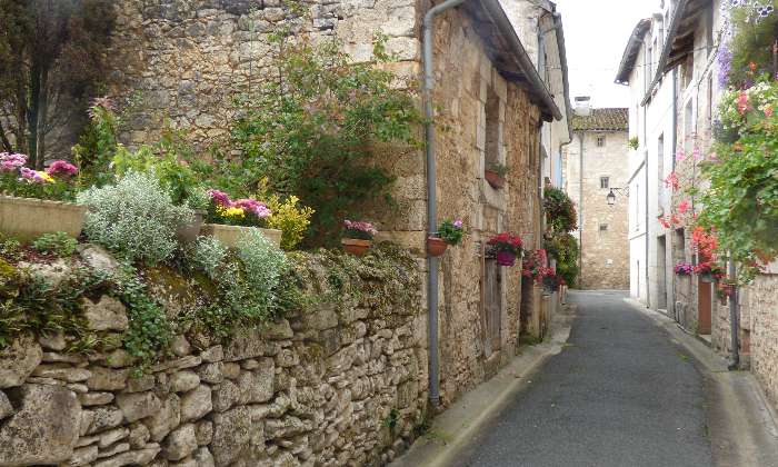 Puzzle ruelle fleurie à brantôme