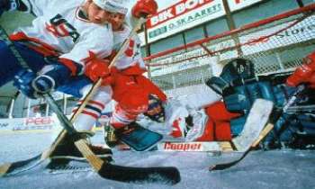 58 | Hockey - Une partie de Hockey sur glace. Mais où est le palet (ou la 