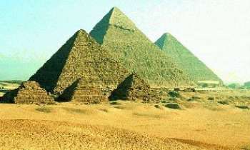 54 | Les Pyramides - Les pyramides d Egypte en parfait état.