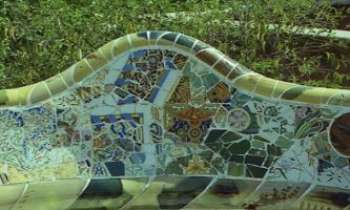 262 | Banc céramique - Banc décoré de céramique, dans le parc conçu par l'architecte Gaudi, à Barcelone (Espagne)