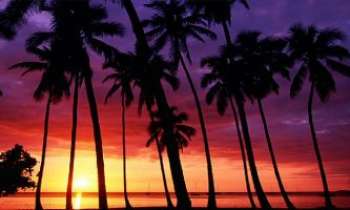1452 | Ciel embrasé - Kapalua - Coucher de soleil sur Kapalua, à l'extrême nord de l'île Maui, non loin d'Hawaï. Un de ces paradis encore préservés qui font rêver. L'un des plus beaux golfs du monde s'y trouve aussi.