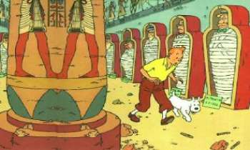 1634 | Les cigares du Pharaon - Dans les Cigares du Pharaon, publié en 1932, si Hergé continue à faire voyager son héros Tintin, il se sert aussi de l'actualité de l'époque : la malédiction attribuée au tombeau de Toutankhamon et l'engouement récent pour les intrigues policières. Avant de devenir un album, l'histoire fut publiée en feuilleton. Le succès de ce suspens contribua grandement à la notoriété de Tintin jusqu'à nos jours.