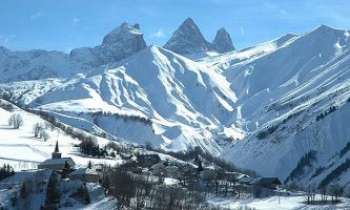 1642 | St-Jean d'Arves - Le village de St-Jean d'Arves, dans la vallée de La Maurienne, en Savoie. Tout de douceur et de paix sous son manteau hivernal.