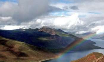 2277 | Tibet - Lac - Le lac Yamdrok-Tso et le Mont Kangabala. Comment ne pas ressentir la sérénité propice à la contemplation, en provenance du pays des toits du monde, le Tibet.