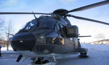 2337 | Helico - Super Puma - Un hélicoptère de grande classe le Super Puma, bien adapté au climat et aux  activités de l'Armée Suisse, auquel celui-ci appartient.