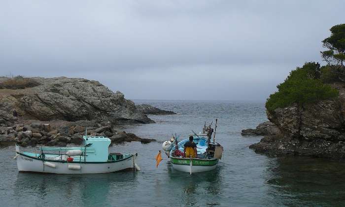 puzzle La pêche, Pêcheur partant en Méditerranée, jolis bateaux !