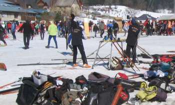 11039 | Ski de fond dans le Vercors - Préparation pour le départ d'une course de ski de fond à Autrans (Isère)