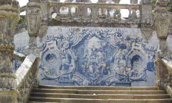 5591 | Le Sanctuaire - L'escalier du Sanctuaire de Lamego est orné azuléjos (Portugal)