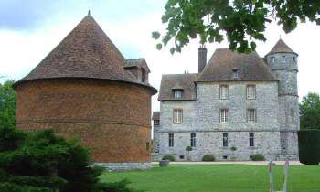 5763 | Vascœuil 27672 - pigeonnier et château de Vascœuil