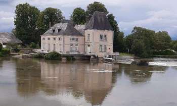 11166 | Bâtiment - Belle bâtisse au bord de l'eau !!! La Flèche (Sarthe)