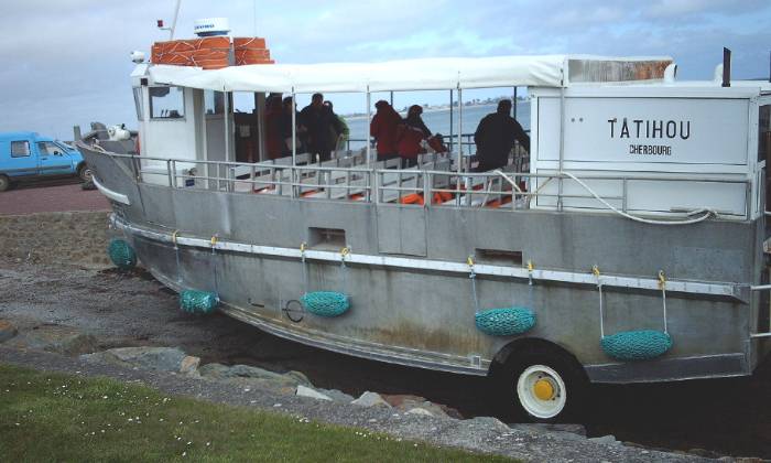 puzzle navette bivalente, navette pour l'ile de Tatihou, St-Vaast-la-Hougue 50562, roulante à marée basse, à hélice quand la mer remonte