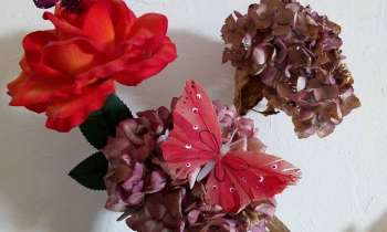 6361 | fleurs séchées et papillons - fleurs d'hortensias séchées, rose artificielle et papillons