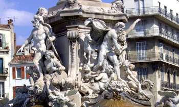 6756 | fontaine - fontaine de la Place-Castellane à Marseille
