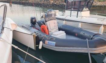 11062 | bateau sur l'eau - bâteau pour une partie de pêche en mer