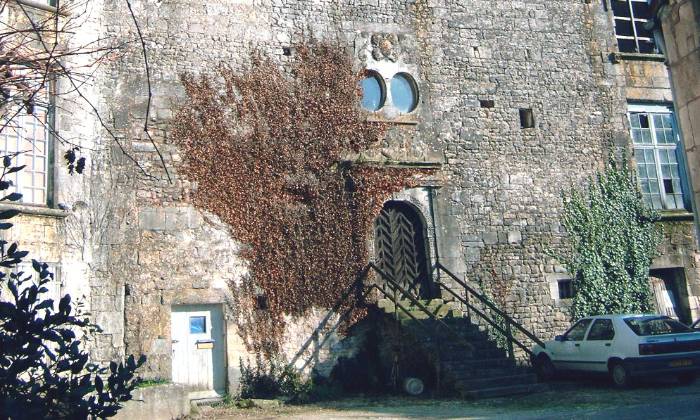 puzzle façade très spéciale, entrée du prieuré de Pont-l'Abbé-d'Arnoult 17284