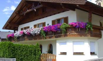 8055 | balcon fleuri - balcon fleuri dans Thaur (Autriche)