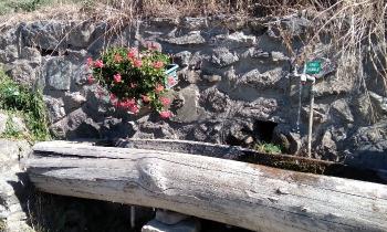 10712 | un lavoir en montagne - un lavoir dans les alpes