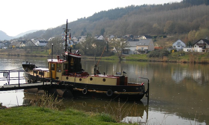 puzzle Vieux bateau sur la Moselle, Un vieux bateau au bord de la Moselle