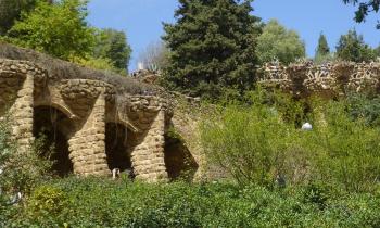 11243 | le Parc Güell - arcades dans le Parc Güell à Barcelone