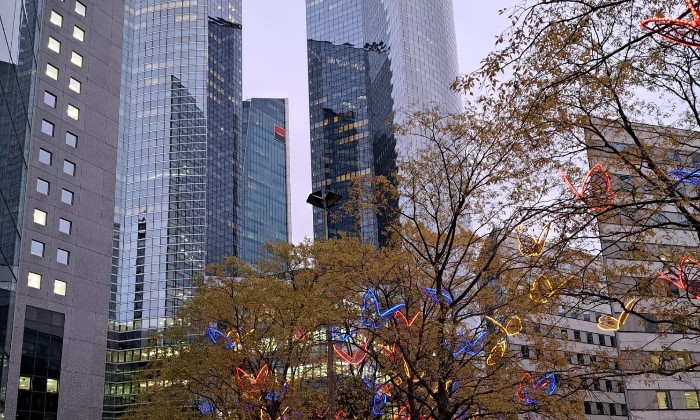 puzzle La Défense Paris, La Défense ce matin